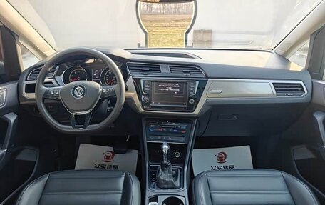 Volkswagen Touran III, 2021 год, 1 600 055 рублей, 10 фотография