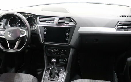 Volkswagen Tiguan II, 2021 год, 2 560 000 рублей, 15 фотография