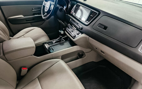 KIA Carnival III, 2018 год, 2 828 739 рублей, 14 фотография