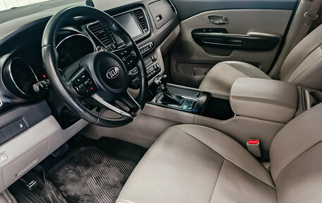 KIA Carnival III, 2018 год, 2 828 739 рублей, 12 фотография