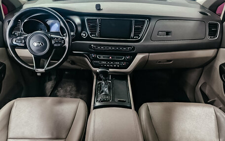 KIA Carnival III, 2018 год, 2 828 739 рублей, 17 фотография