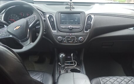 Chevrolet Malibu IX, 2018 год, 1 000 000 рублей, 6 фотография