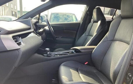 Toyota C-HR I рестайлинг, 2021 год, 1 850 001 рублей, 10 фотография