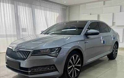 Skoda Superb III рестайлинг, 2022 год, 2 330 760 рублей, 1 фотография