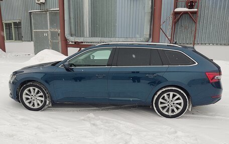 Skoda Superb III рестайлинг, 2022 год, 3 300 000 рублей, 2 фотография