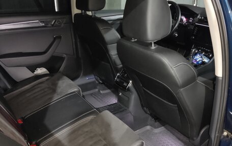 Skoda Superb III рестайлинг, 2022 год, 3 300 000 рублей, 4 фотография