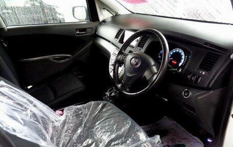 Toyota ISis I, 2017 год, 1 192 000 рублей, 3 фотография