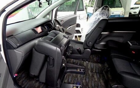 Toyota ISis I, 2017 год, 1 192 000 рублей, 9 фотография