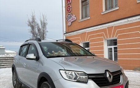 Renault Sandero II рестайлинг, 2019 год, 1 070 000 рублей, 2 фотография