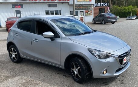 Mazda Demio IV, 2017 год, 1 050 000 рублей, 2 фотография