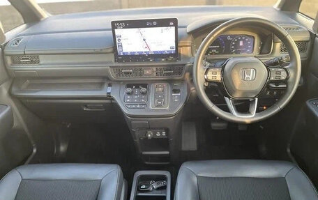 Honda Stepwgn, 2022 год, 1 850 000 рублей, 5 фотография