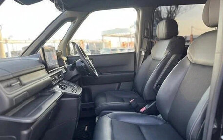 Honda Stepwgn, 2022 год, 1 850 000 рублей, 7 фотография