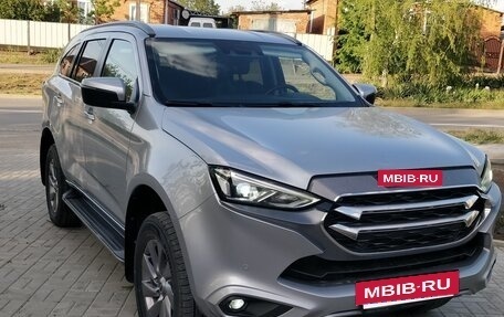 Isuzu MU-X, 2021 год, 7 500 000 рублей, 2 фотография