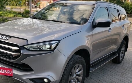 Isuzu MU-X, 2021 год, 7 500 000 рублей, 6 фотография