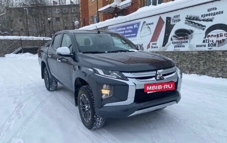 Mitsubishi L200 IV рестайлинг, 2020 год, 1 750 000 рублей, 2 фотография