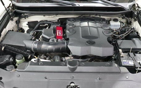 Toyota Land Cruiser Prado 150 рестайлинг 2, 2011 год, 2 890 000 рублей, 9 фотография