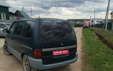 Nissan Serena I, 2000 год, 210 000 рублей, 1 фотография