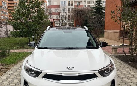 KIA Stonic, 2020 год, 1 999 000 рублей, 2 фотография