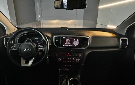 KIA Sportage IV рестайлинг, 2020 год, 2 260 000 рублей, 16 фотография