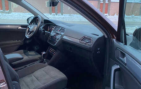 Volkswagen Tiguan II, 2021 год, 2 690 000 рублей, 11 фотография