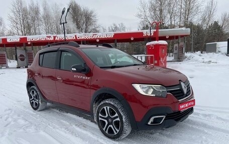 Renault Sandero II рестайлинг, 2018 год, 950 000 рублей, 1 фотография