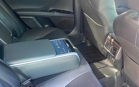 Toyota Camry, 2019 год, 2 950 000 рублей, 12 фотография