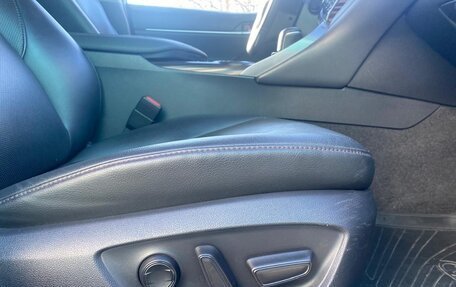 Toyota Camry, 2019 год, 2 950 000 рублей, 22 фотография