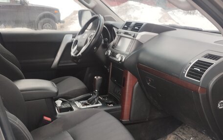 Toyota Land Cruiser Prado 150 рестайлинг 2, 2015 год, 3 150 000 рублей, 9 фотография