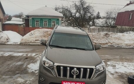 Toyota Land Cruiser Prado 150 рестайлинг 2, 2015 год, 3 150 000 рублей, 3 фотография