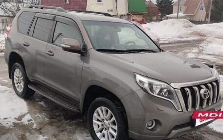 Toyota Land Cruiser Prado 150 рестайлинг 2, 2015 год, 3 150 000 рублей, 2 фотография