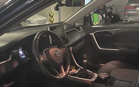 Toyota RAV4, 2020 год, 2 700 000 рублей, 3 фотография