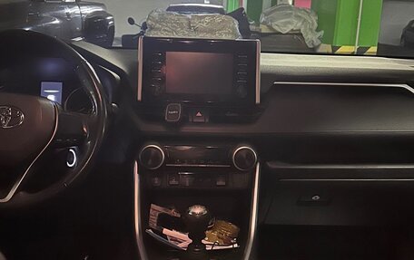 Toyota RAV4, 2020 год, 2 700 000 рублей, 2 фотография