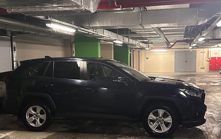 Toyota RAV4, 2020 год, 2 700 000 рублей, 7 фотография