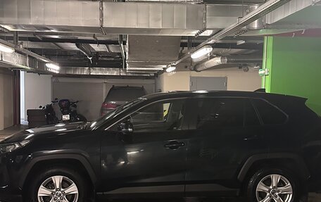 Toyota RAV4, 2020 год, 2 700 000 рублей, 10 фотография