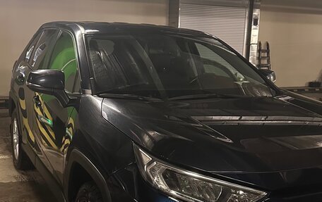 Toyota RAV4, 2020 год, 2 700 000 рублей, 8 фотография