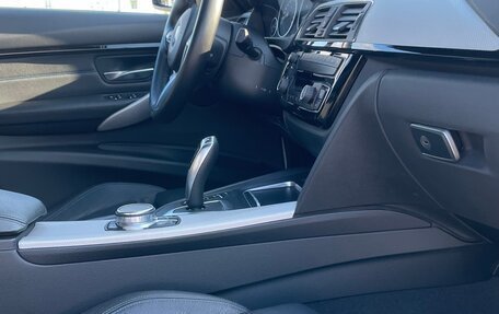 BMW 3 серия, 2018 год, 2 900 000 рублей, 21 фотография