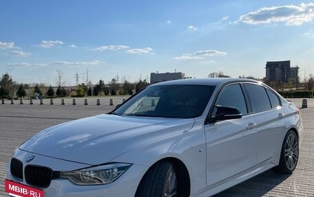 BMW 3 серия, 2018 год, 2 900 000 рублей, 23 фотография