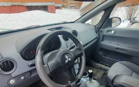 Mitsubishi Colt VI рестайлинг, 2004 год, 290 000 рублей, 4 фотография