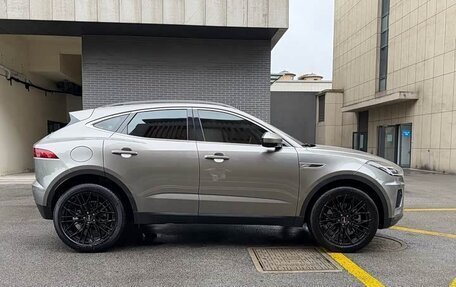 Jaguar E-Pace, 2023 год, 3 300 000 рублей, 5 фотография