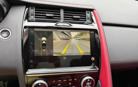 Jaguar E-Pace, 2023 год, 3 300 000 рублей, 7 фотография