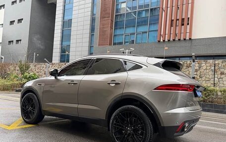 Jaguar E-Pace, 2023 год, 3 300 000 рублей, 4 фотография
