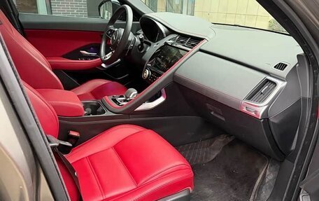 Jaguar E-Pace, 2023 год, 3 300 000 рублей, 12 фотография