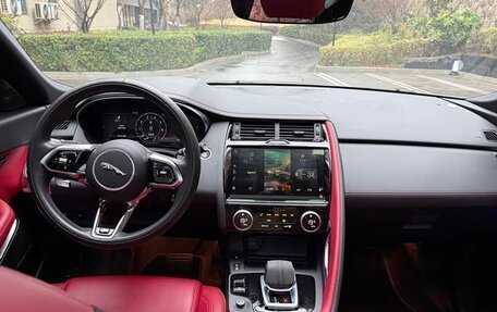 Jaguar E-Pace, 2023 год, 3 300 000 рублей, 15 фотография