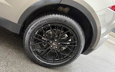 Jaguar E-Pace, 2023 год, 3 300 000 рублей, 21 фотография