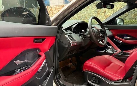 Jaguar E-Pace, 2023 год, 3 300 000 рублей, 17 фотография