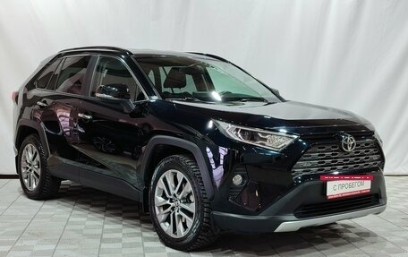 Toyota RAV4, 2021 год, 3 700 000 рублей, 3 фотография