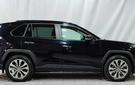 Toyota RAV4, 2021 год, 3 700 000 рублей, 4 фотография