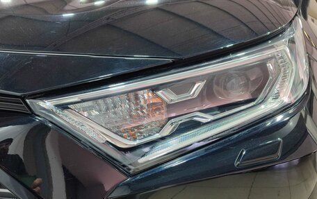 Toyota RAV4, 2021 год, 3 700 000 рублей, 9 фотография