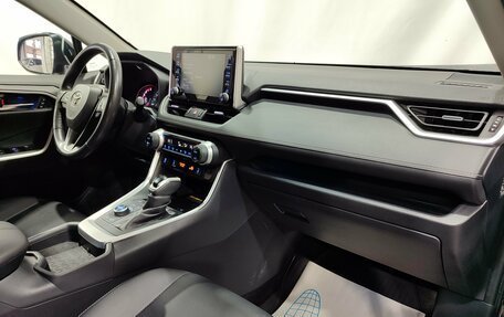 Toyota RAV4, 2021 год, 3 700 000 рублей, 14 фотография