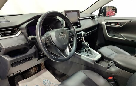 Toyota RAV4, 2021 год, 3 700 000 рублей, 17 фотография